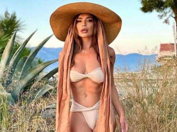 'Svi vatrogasci hitno u Vrnik': Severina 'zapalila' Instagram slikom s odmora