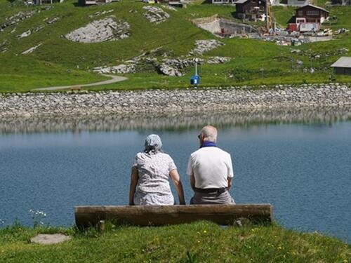 Švicarci glasaju o 13. penziji i podizanju dobi za penzionere