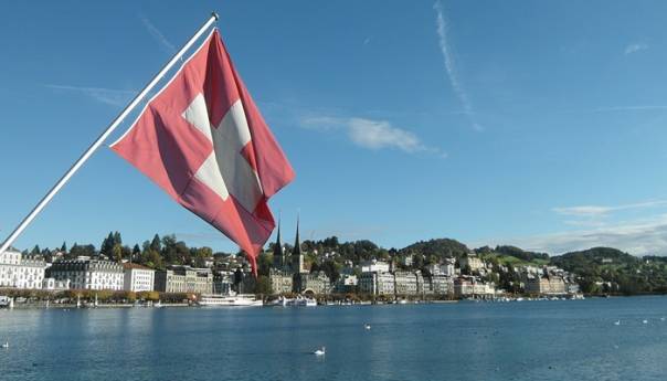 Švicarska dodatno ublažava mjere, ali ograničava skupove