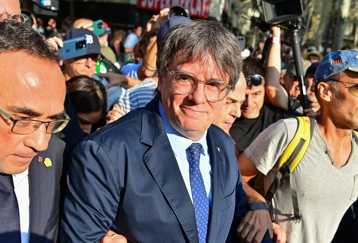 Svijet se smije španskoj policiji: Kako je nestao Puigdemont
