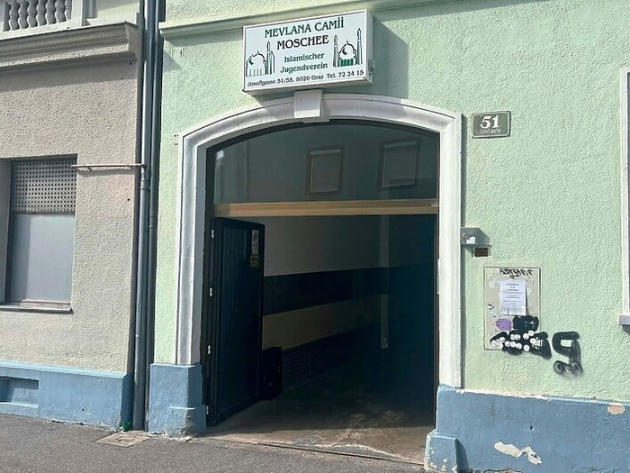 Svinjska glava ostavljena ispred džamije u Grazu