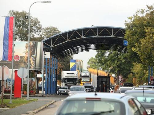 Svjedočenja o šemi prevara: Šverc, mito i tekstil na kilogram