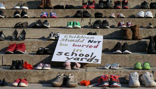 Svjedoci tvrde da su tijela djece spaljivana u crkvenoj školi