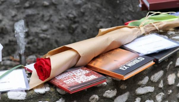 Svjetski dan knjige obilježen simboličnim mijenjanjem knjige za ružu