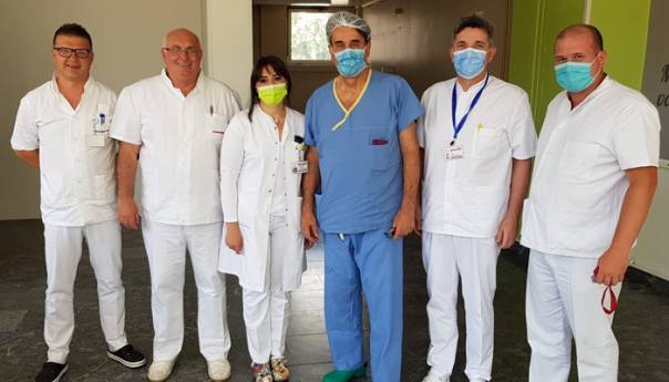 Svjetski poznati ginekolog Rešad Pašić operisao sa kolegama iz Opće bolnice