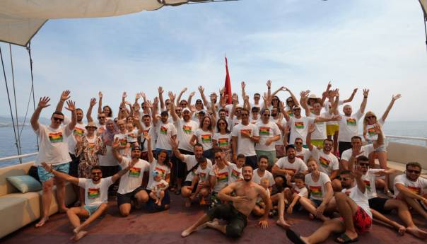 Svoje zaposlenike i njihove porodice odveo u Alanyu na godišnji odmor