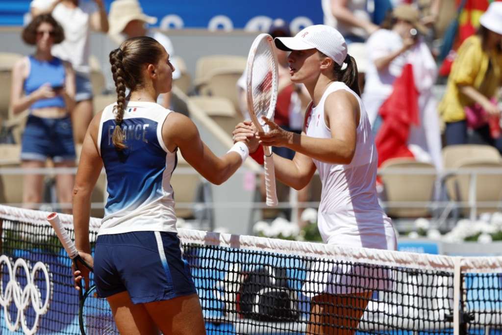 Swiatek u drugom kolu sigurna protiv Francuskinje Parry