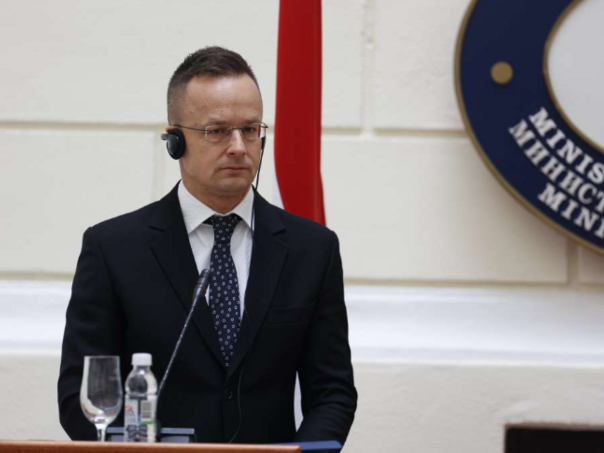 Szijjarto: EU treba prestati slati novac Ukrajini