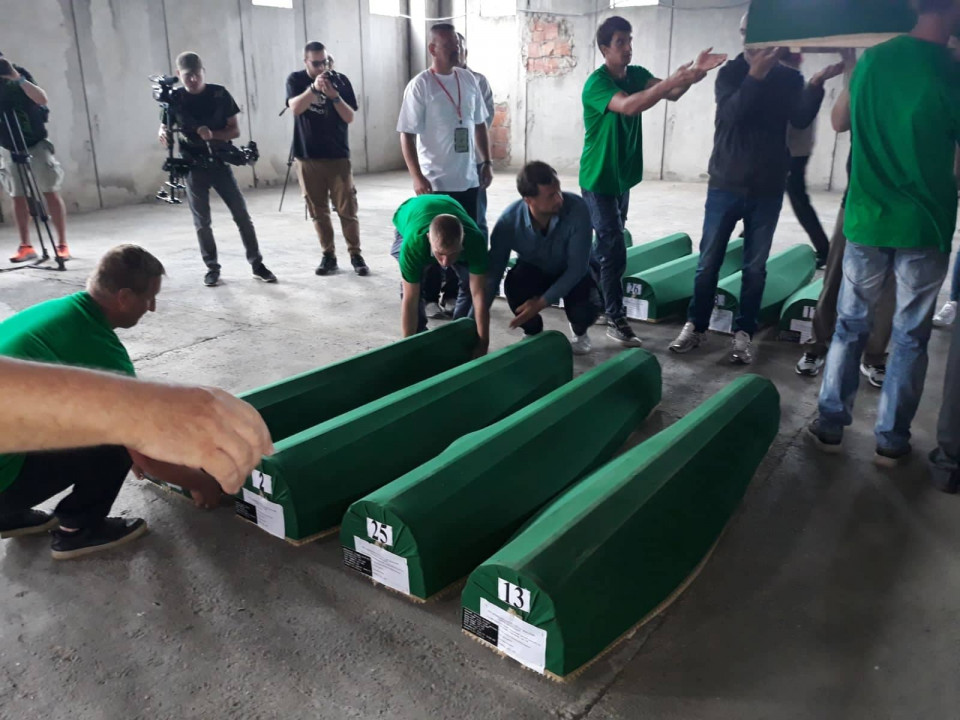 Tabuti s posmrtnim ostacima 50 žrtava genocida stigli u Potočare