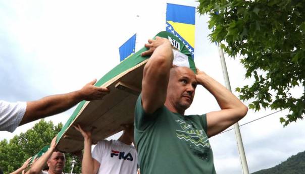 Tabuti s posmrtnim ostacima žrtava preneseni na musalu