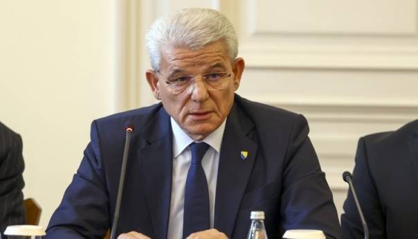 Tačno je, Milanović je doveo u pitanje presude o genocidu