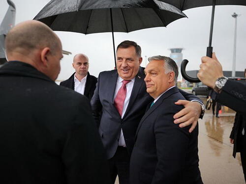 Tageszeitung: Dodik bi bez Orbana finansijski propao