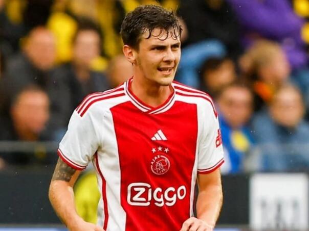 Tahirović otkrio kako je došlo do transfera u Ajax: Bio sam sa reprezentacijom...