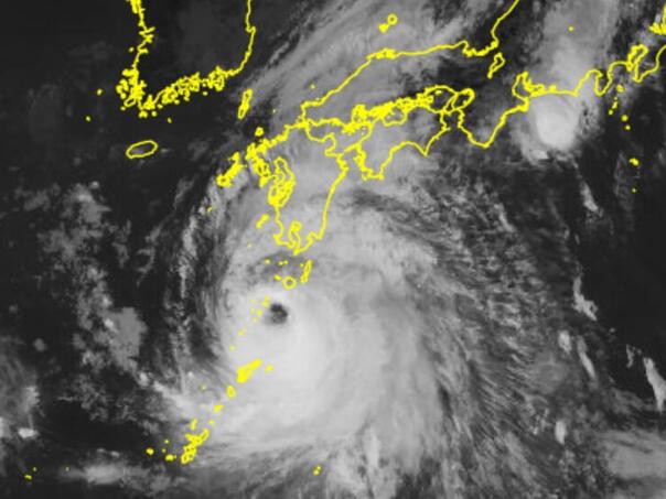 Tajfun Shanshan izazvao rekordne kiše u Japanu, poginulo šest osoba