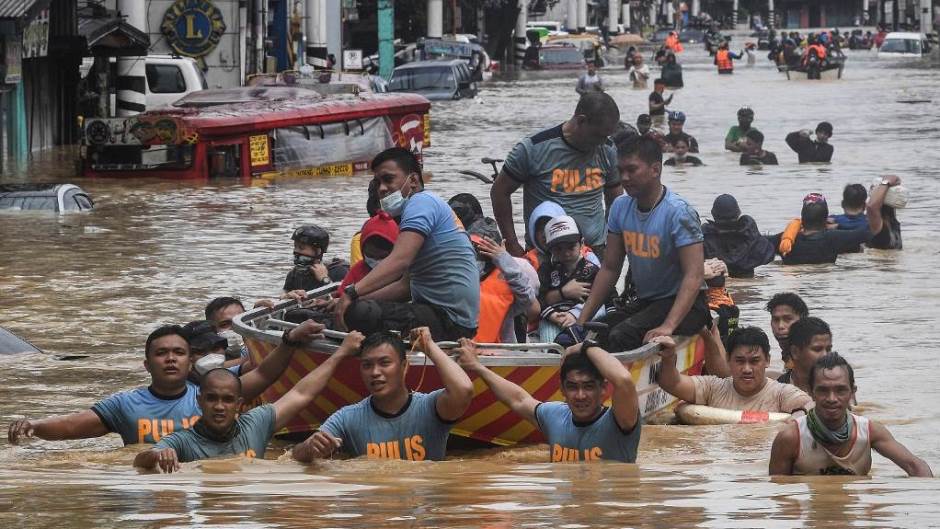 Tajfun Vamco udario Filipine i paralizirao dijelove Manile