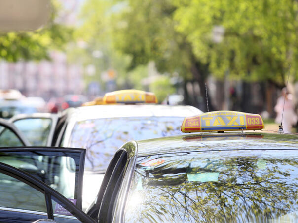 Taksista iz Banje Luke ne smije pokupiti putnika na aerodromu?