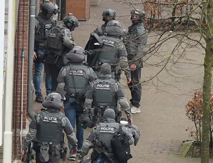 Talačka kriza u Holandiji: Naoružani muškarac drži ljude u baru, stigao i pregovarač