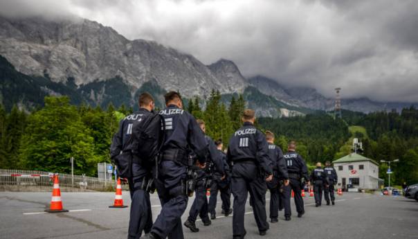 Talačka kriza u šoping-centru u Dresdenu: Napadač ubio svoju majku