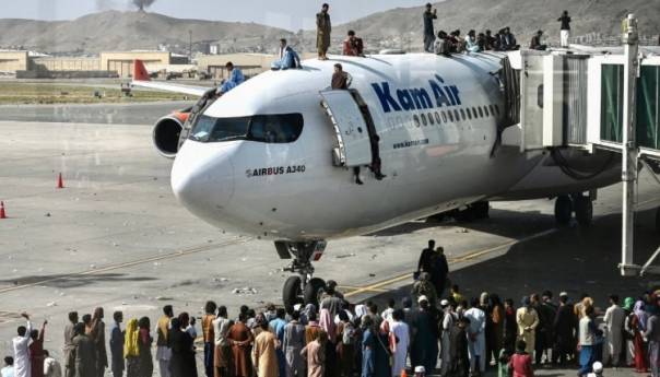 Talibani izjavili da civili mogu sigurno putovati do aerodroma u Kabulu