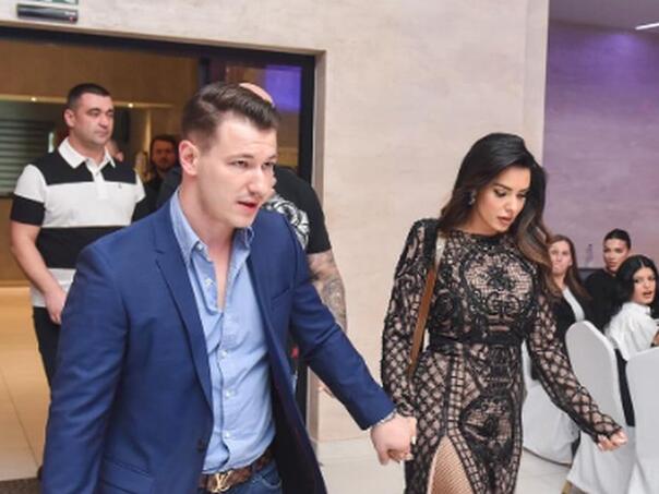 Tanja Savić staje na 'ludi kamen', udaje se za Muhameda Bešića