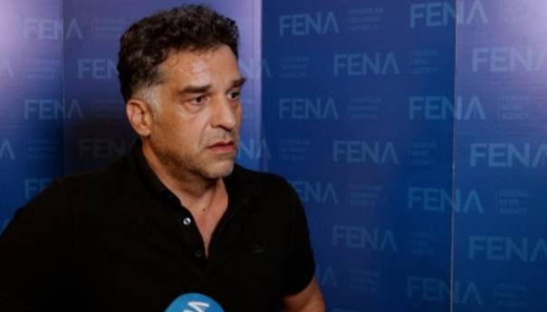 Tanović: Ne može svako pomoći migrantima, ali ne moramo im odmagati