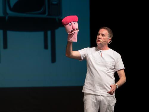 Tarik Filipović stiže u Sarajevo sa hit predstavom 'Sex & glad'!