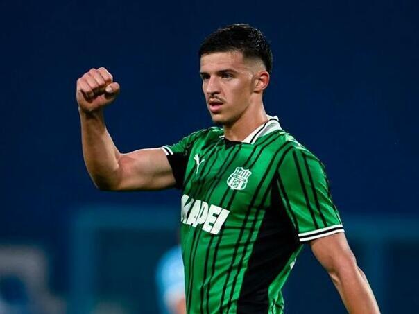 Tarik Muharemović pred potpisom za engleskog velikana?