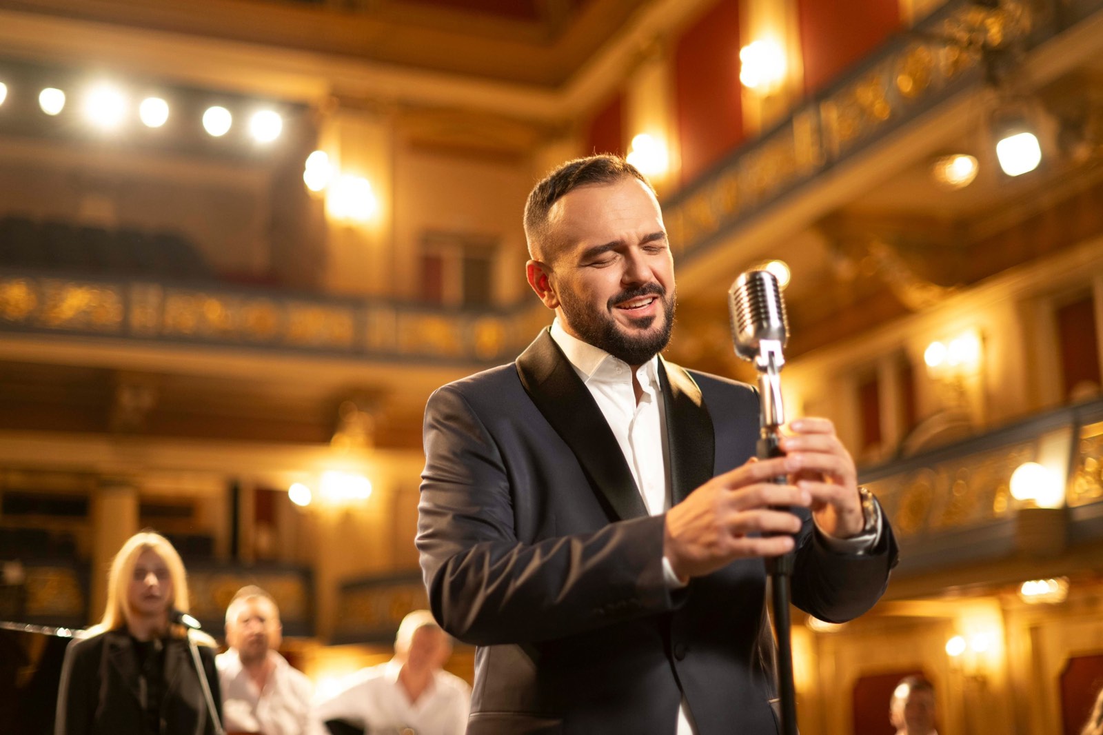 Tarik Stambolić najavio novi singl "Ja noćas kući ne idem"