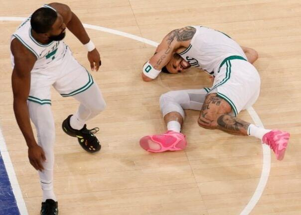 Tatum završio sezonu zbog pucanja Ahilove tetive