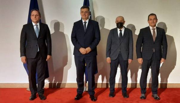 Tegeltija, Bevanda i Cikotić sastali se s Varhelyijem