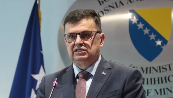 Tegeltija: BiH ne može sama riješiti pitanje migranata