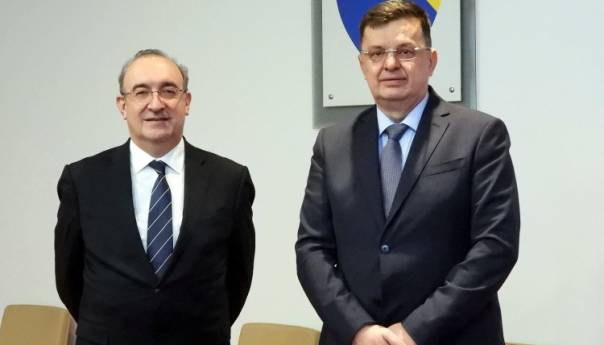 Tegeltija i Koč o izgradnji autoputa, unapređenju odnosa i posjeti Dodika Ankari