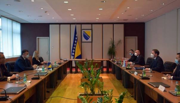 Organizirati zajedničke sjednice VMBiH i Vlade Srbije