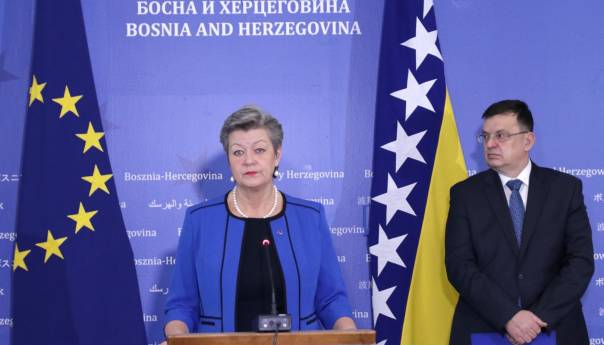 Tegeltija komesarki EU: BiH ne može biti talac migrantske krize