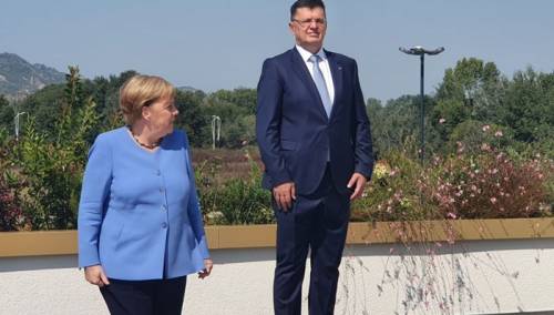 Tegeltija na radnom ručku sa Angelom Merkel i liderima Z . Balkana