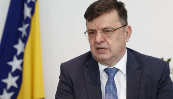 Tegeltija: Nisu odobrena dodatna sredstva, pitanje nabavke zgrade UIO se politizuje