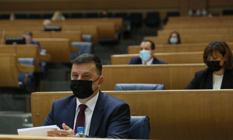 Tegeltija o vakcinama: Krive su  farmaceutske kompanije