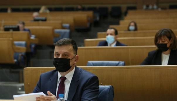 Tegeltija o vakcinama: Krive su farmaceutske kompanije