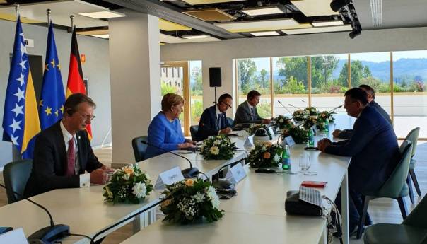 Tegeltija otkrio detalje razgovora s Merkel o Schmidtu i Izbornom zakonu