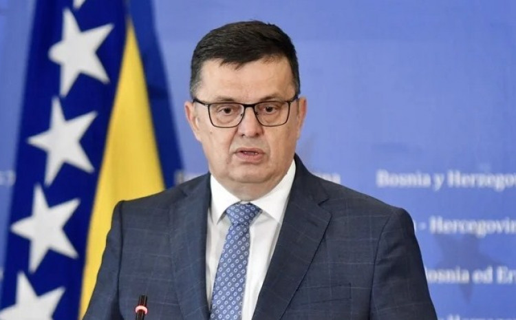 Tegeltija: Schmidt nas je pozvao da donesemo odluku, ali ...