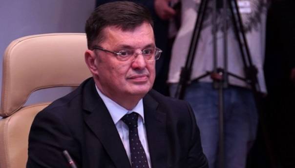 Tegeltija razgovarao s komesarom za proširenje i susjedstvo EU Varhelyijem