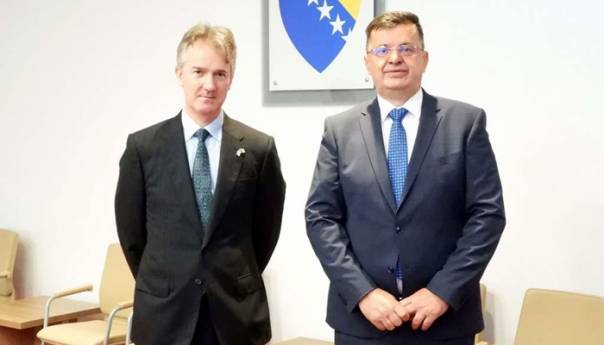Tegeltija razgovarao sa ambasadorom Velike Britanije u BiH