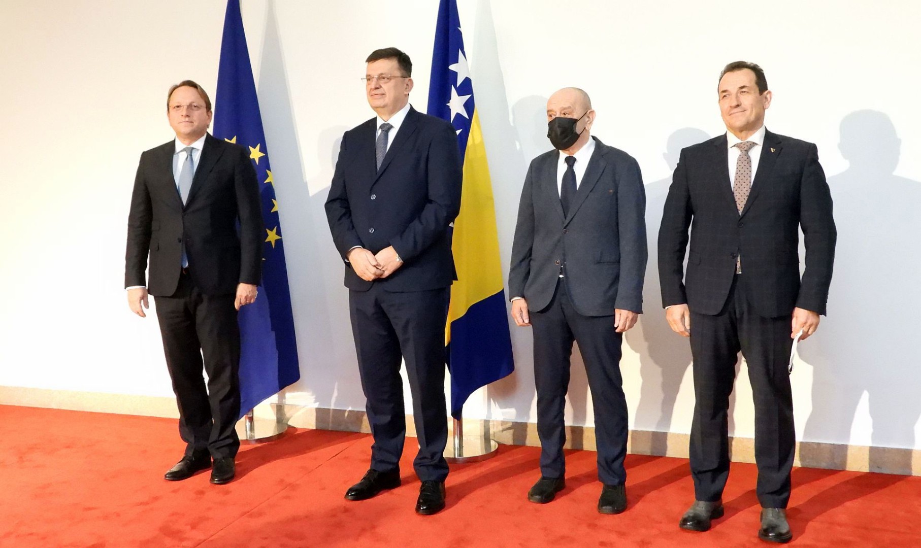 Tegeltija razgovarao sa komesarom Varhelyijem