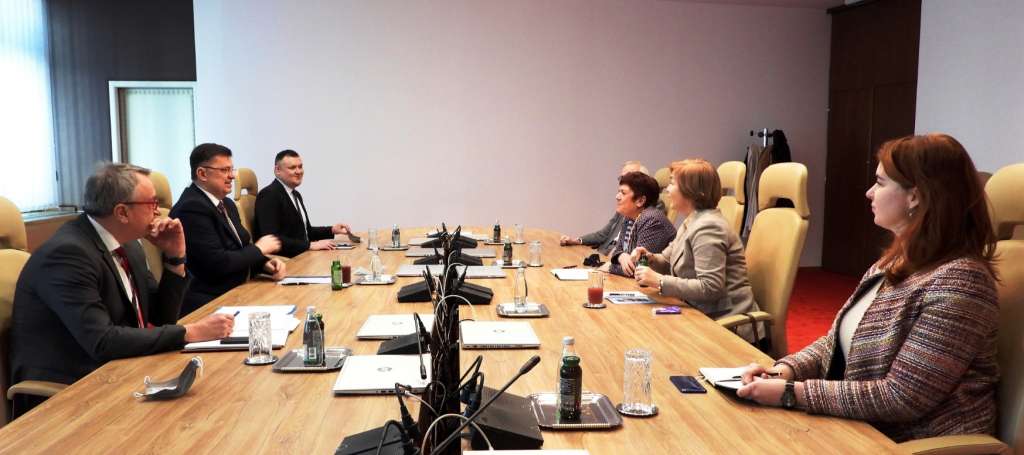 Tegeltija s ambasadoricom Francuske o evropskom putu BiH i reformama