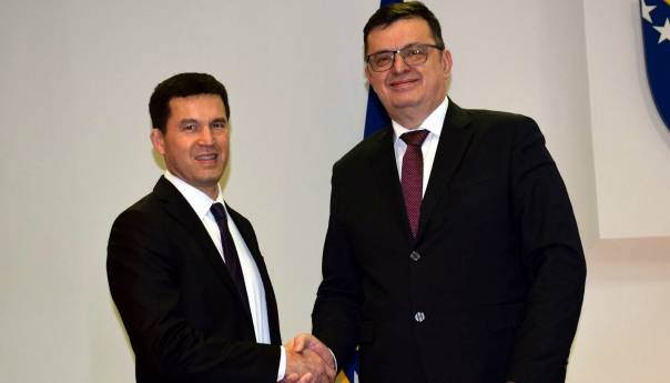 Tegeltija sa rezidentnim predstavnikom MMF-a Dževelom