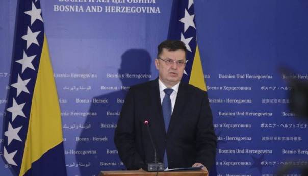 Tegeltija sa savjetnikom Angele Merkel o migrantima