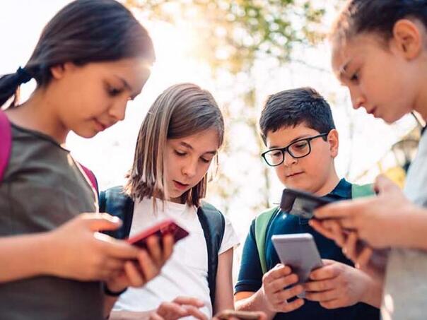 Tehnologija postaje nova dadilja, djeca sve češće odrastaju uz ekrane