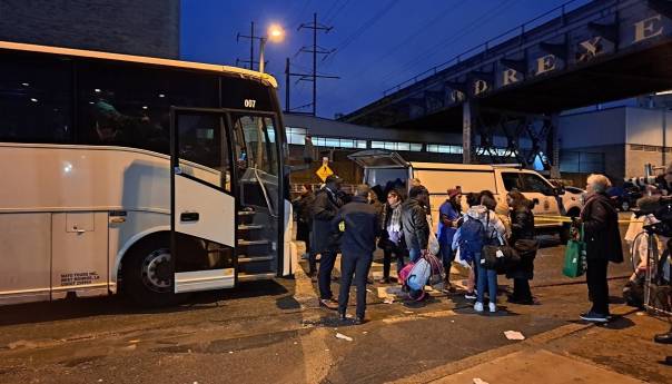 Teksas šalje migrante u druge gradove SAD-a