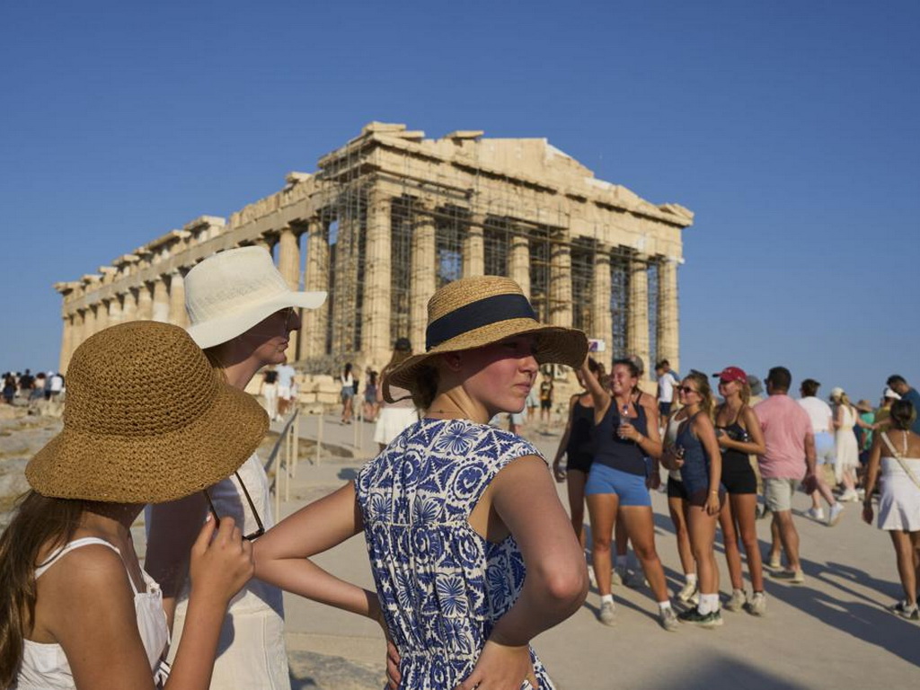 Temperature u Grčkoj do 46 stepeni, izbio velik požar