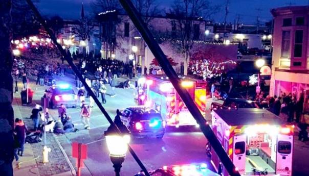 SAD: Terencem se zaletio u paradu, pet mrtvih i 40 povrijeđenih